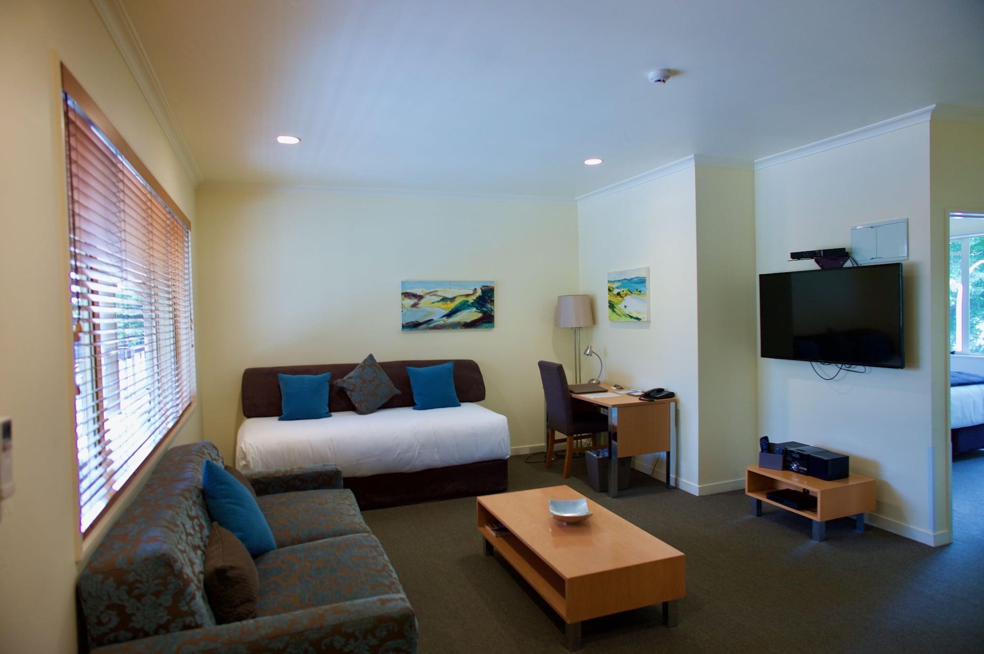 Regal Palms Resort Rotorua Bagian luar foto A typical one-bedroom apartment at the hotel