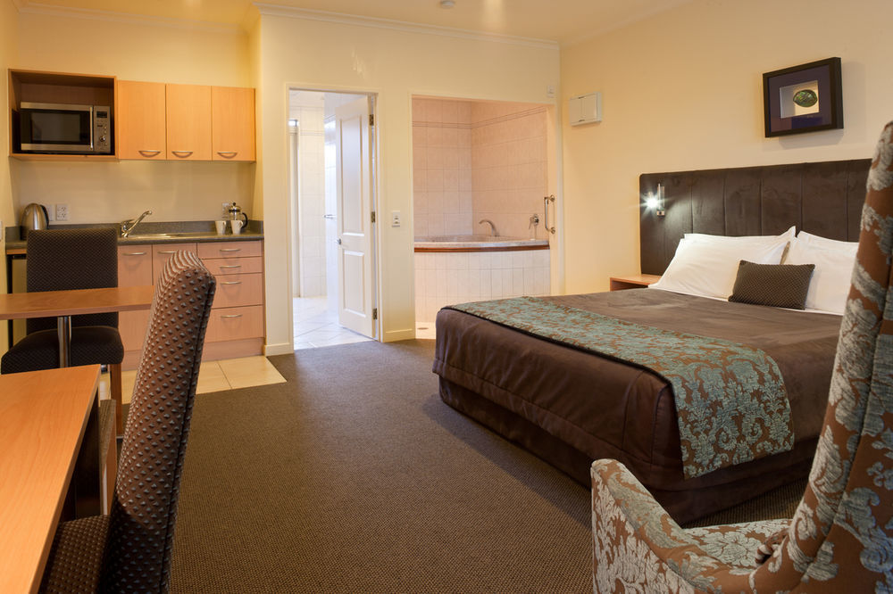 Regal Palms Resort Rotorua Bagian luar foto A studio apartment in Australia